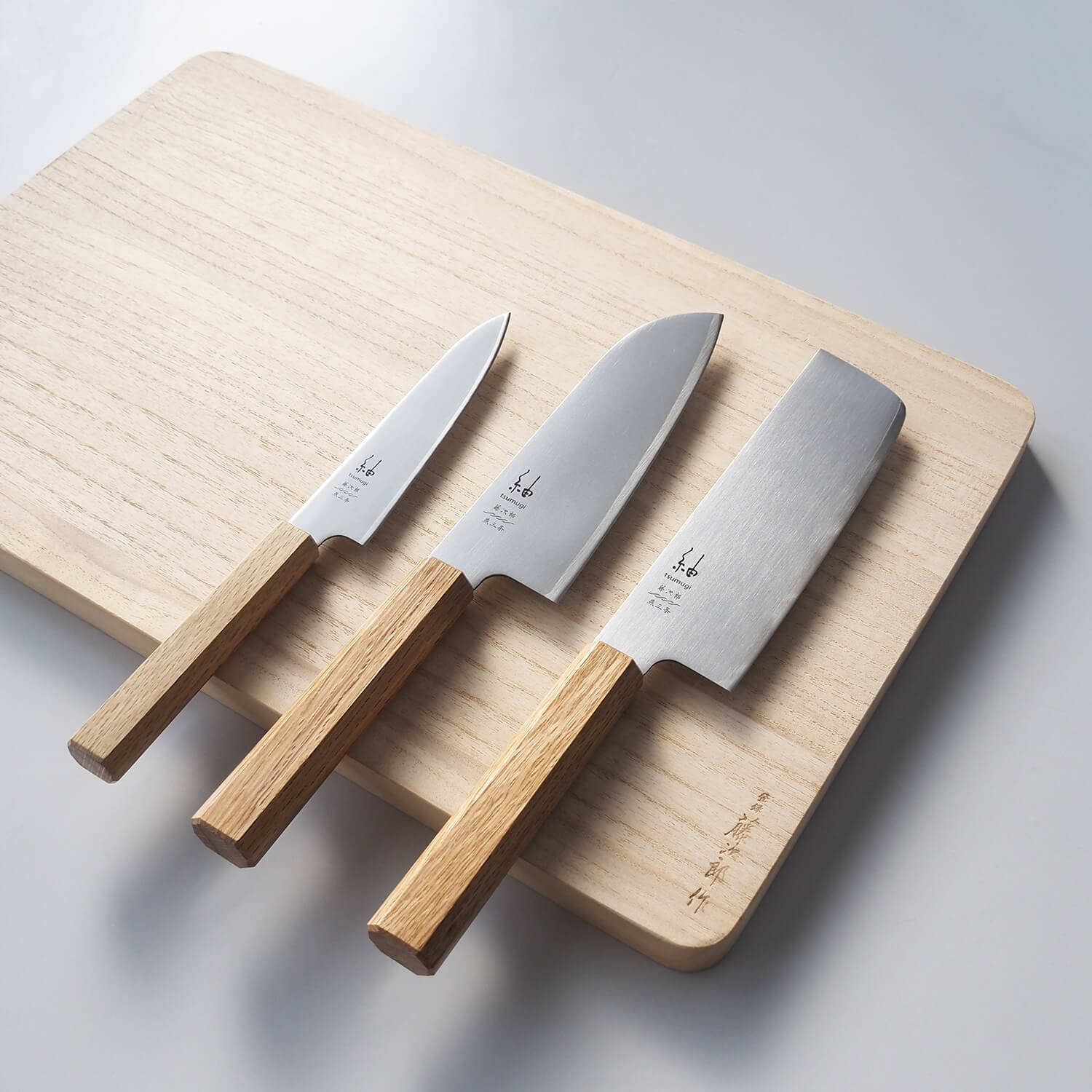 直営店限定＞藤次郎 紬 三徳 165mm – 燕三条製包丁の【藤次郎